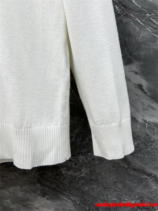 人気 ホワイト Prada プラダ ブラック トライアングルロゴ 売れ筋 上品  偽物 ニットセーター