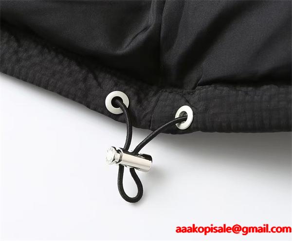 最新作 ブラック Prada プラダ ラインデザイン 防風 機能性 偽物 ダウンジャケット 保温性 高級