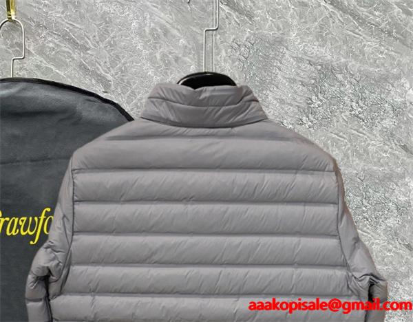 2025秋冬人気 ブラック シンプルスタイル 軽量 快適 Prada プラダ コピー ダウンジャケット 今季注目