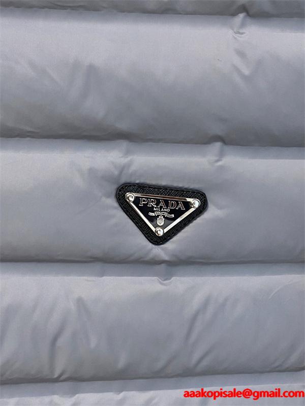 2025秋冬人気 ブラック シンプルスタイル 軽量 快適 Prada プラダ コピー ダウンジャケット 今季注目