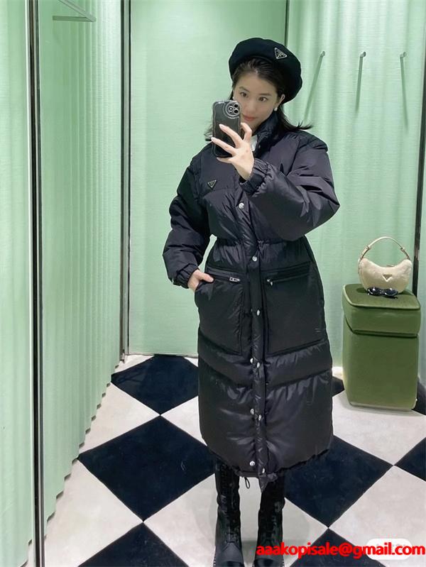 冬季限定 ブラック ロング丈 高級 保温 偽物 ダウンコート 季節限定モデル 人気 Prada プラダ 