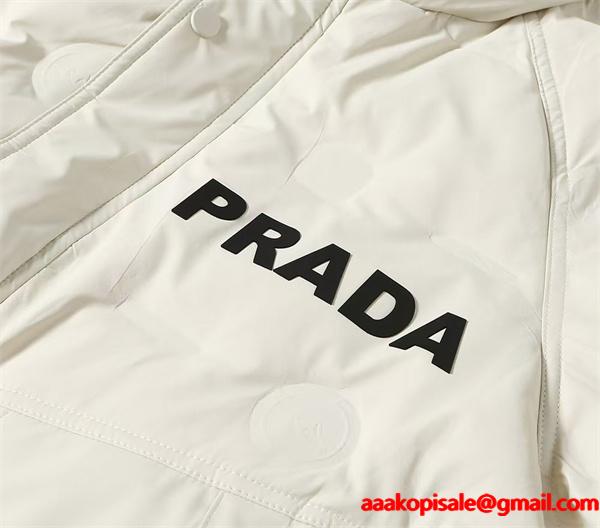 新登場 ホワイト ロゴプリントデザイン モダン 快適 Prada プラダ スーパーコピー ダウンジャケット