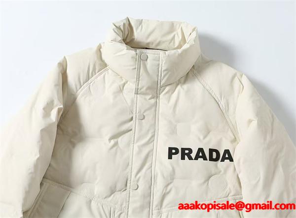 新登場 ホワイト ロゴプリントデザイン モダン 快適 Prada プラダ スーパーコピー ダウンジャケット