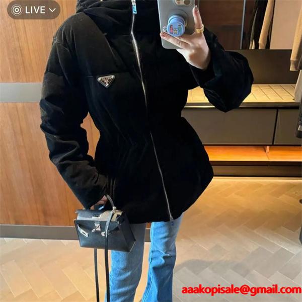 暖かみ溢れる ブラック 洗練シルエット PRADA プラダ スーパーコピー 上質ダウンジャケット