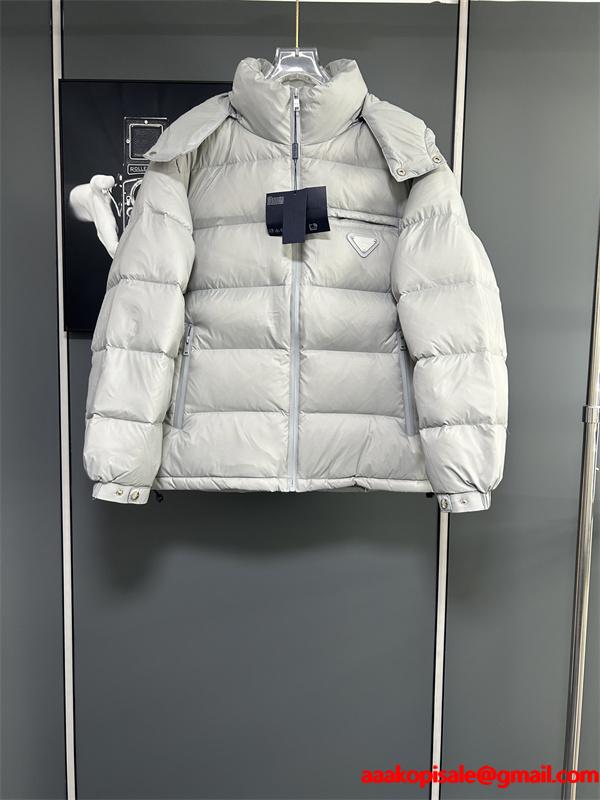 マットディープブラックカラー PRADA プラダ コピー ダウンジャケット 静寂暖保 2025秋冬万能 話題