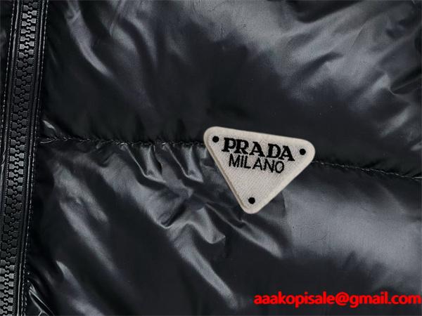 マットブラック立体ステッチ モード系 2025秋冬防寒 PRADA プラダ 偽物 ダウンジャケット 新作アイテム
