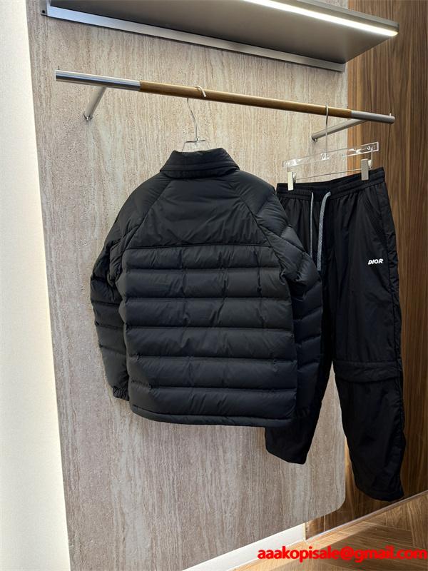 PRADA プラダ スーパーコピー ブラックダウンジャケット 高品質 N 級品 2025秋冬保温 軽量アウター