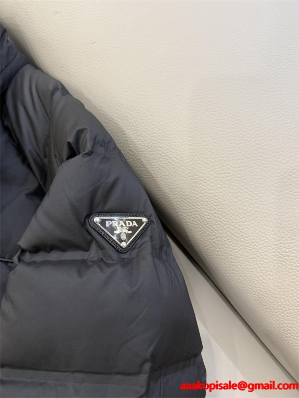 PRADA プラダ スーパーコピー ブラックダウンジャケット 高品質 N 級品 2025秋冬保温 軽量アウター