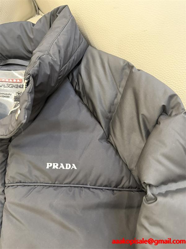 PRADA プラダ スーパーコピー ブラックダウンジャケット 高品質 N 級品 2025秋冬保温 軽量アウター