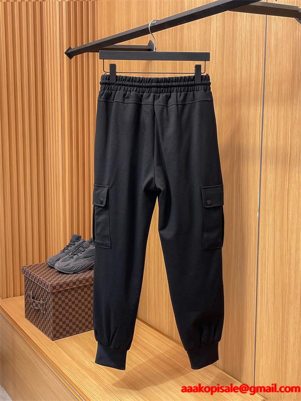 プラダ PRADA 偽物 ブラックカーゴパンツ トライアングルロゴアクセント 高品質カジュアルボトム