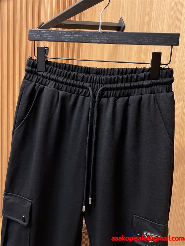 プラダ PRADA 偽物 ブラックカーゴパンツ トライアングルロゴアクセント 高品質カジュアルボトム