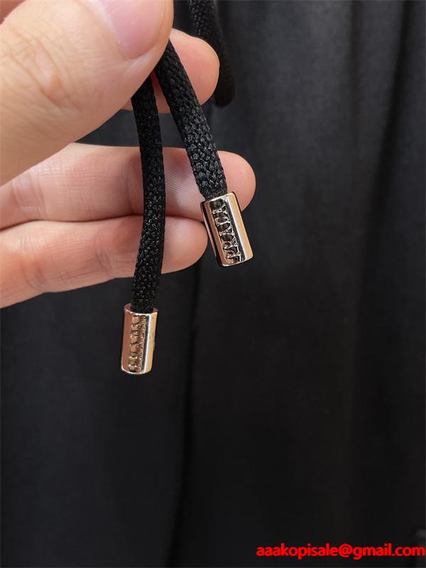 プラダ PRADA 偽物 ブラックカーゴパンツ トライアングルロゴアクセント 高品質カジュアルボトム