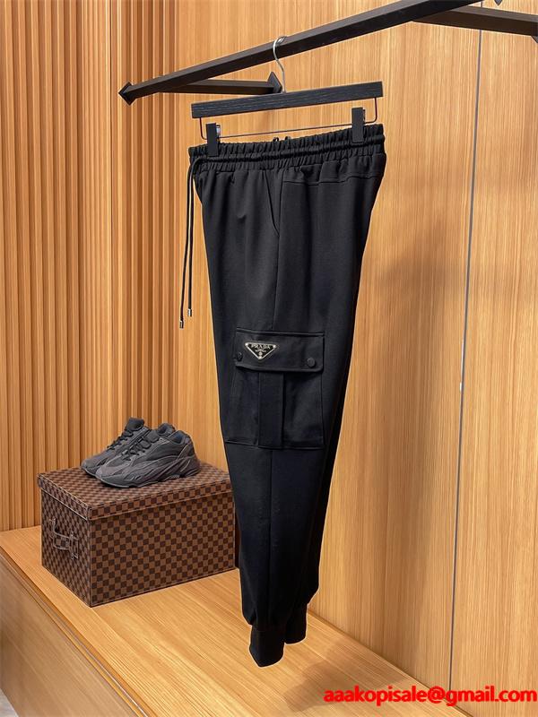 プラダ PRADA 偽物 ブラックカーゴパンツ トライアングルロゴアクセント 高品質カジュアルボトム