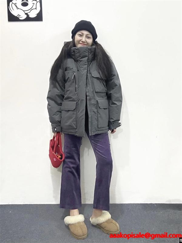 The North Face コピー グレーマルチポケットダウンジャケット アウトドア風 2025秋冬注目 ザノースフェイス