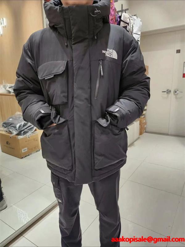 The North Face コピー グレーマルチポケットダウンジャケット アウトドア風 2025秋冬注目 ザノースフェイス