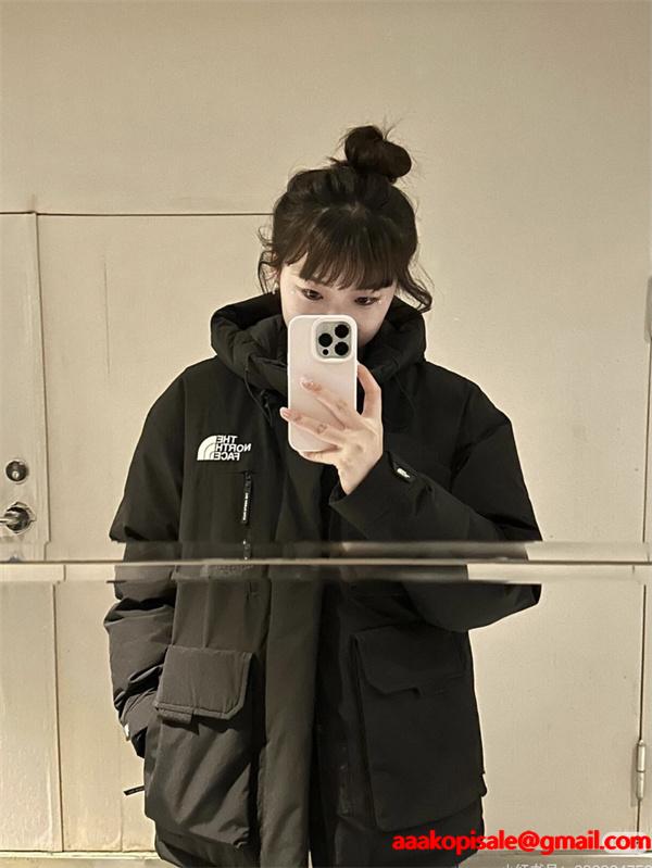 The North Face コピー グレーマルチポケットダウンジャケット アウトドア風 2025秋冬注目 ザノースフェイス