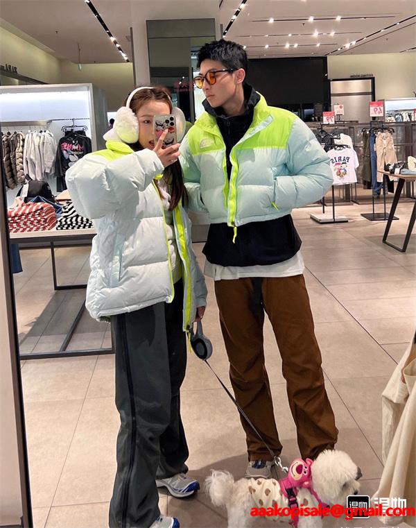 The North Face スーパーコピー 蛍光グリーン拼色ダウンジャケット カップル風 2025秋冬彩り ザノースフェイス