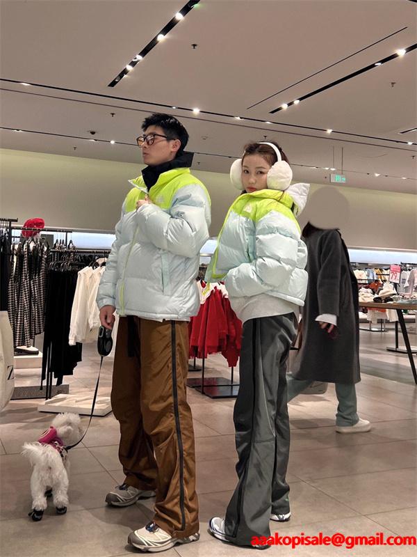 The North Face スーパーコピー 蛍光グリーン拼色ダウンジャケット カップル風 2025秋冬彩り ザノースフェイス