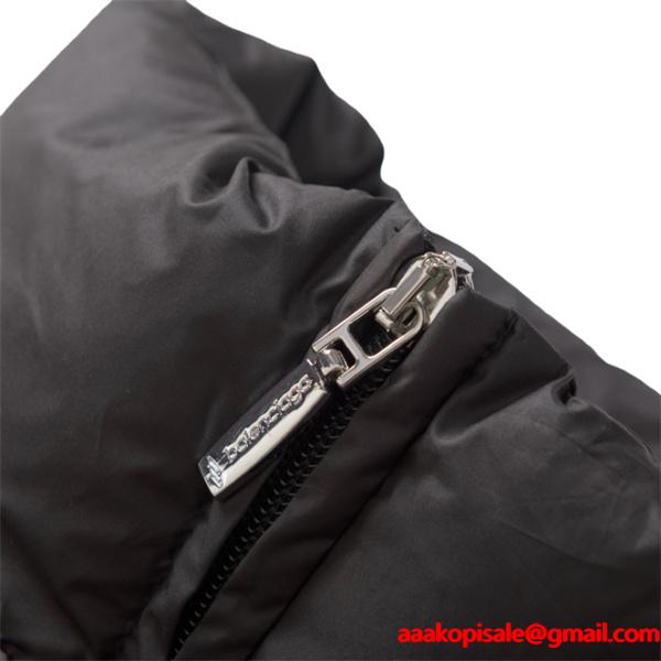 ブラックバッジ柄 シック精緻 バレンシアガ コピー ダウンジャケット 秋冬高品質アウター BALENCIAGA