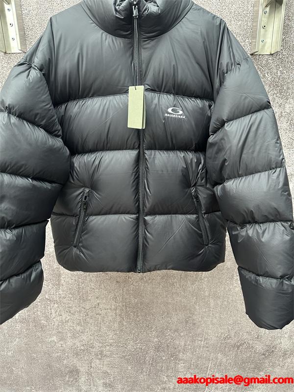 BALENCIAGA ブラックパフ型 クラシック無難 バレンシアガ コピー ダウンジャケット 秋冬高品質アウター