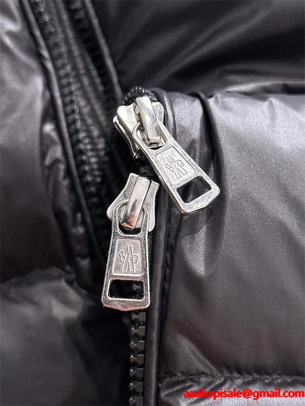 ブラック光沢感 フード付 モンクレール スーパーコピー ダウンベスト 秋冬コーデ MONCLER
