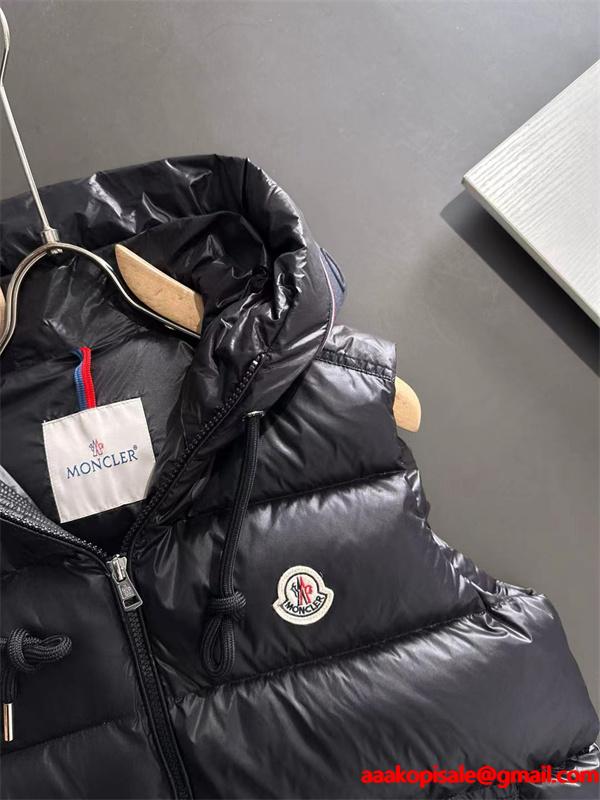 ブラック光沢感 フード付 モンクレール スーパーコピー ダウンベスト 秋冬コーデ MONCLER
