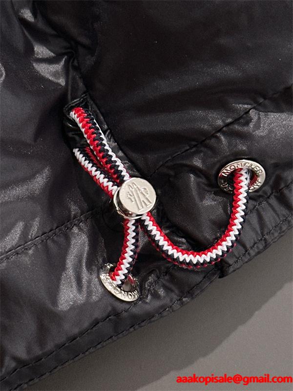 ブラック光沢感 フード付 モンクレール スーパーコピー ダウンベスト 秋冬コーデ MONCLER