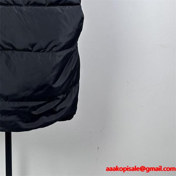 MONCLER ネイビーフード付 ダイナミックスタイル モンクレール コピー ダウンベスト 秋冬必須 高品質