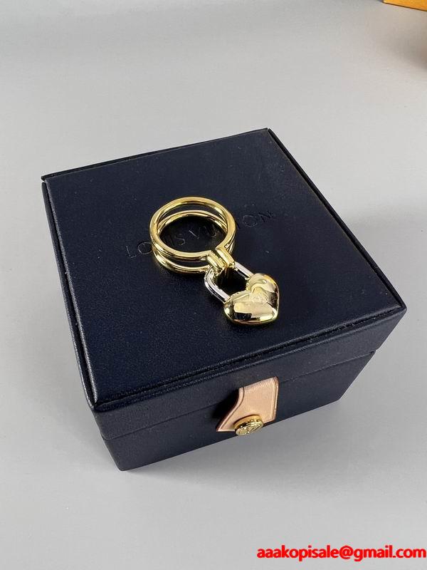 ロゴ刻印 シンプルバンド ミニマル ルイヴィトン LOUIS VUITTON スーパーコピー ユニセックス指輪