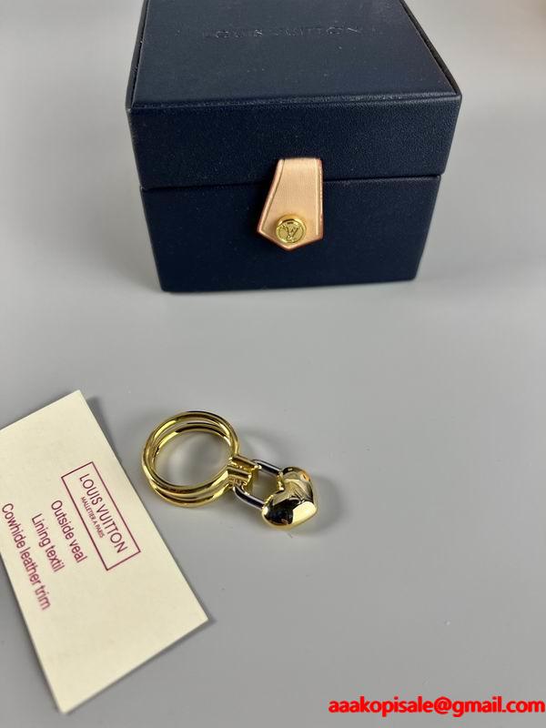 ロゴ刻印 シンプルバンド ミニマル ルイヴィトン LOUIS VUITTON スーパーコピー ユニセックス指輪