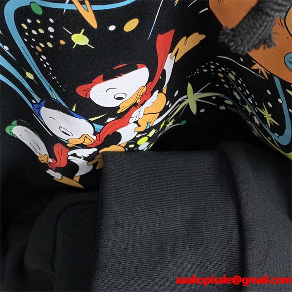 GUCCI コピー パーカー 保温性抜群 ブラック グッチ ユニセックス トレンディ 秋冬必須アイテム