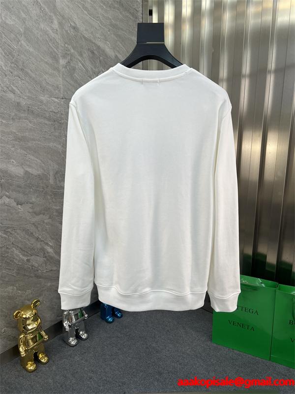 GUCCI スーパーコピー パーカー 1921 ロゴ 白 / 黒 グッチ ユニセックス ヴィンテージ風 2025秋冬コーデ