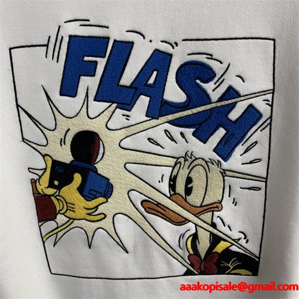 2025秋冬 唐老鸭コミック ホワイト グッチ ユニセックス ファンタジック GUCCI コピー パーカー 