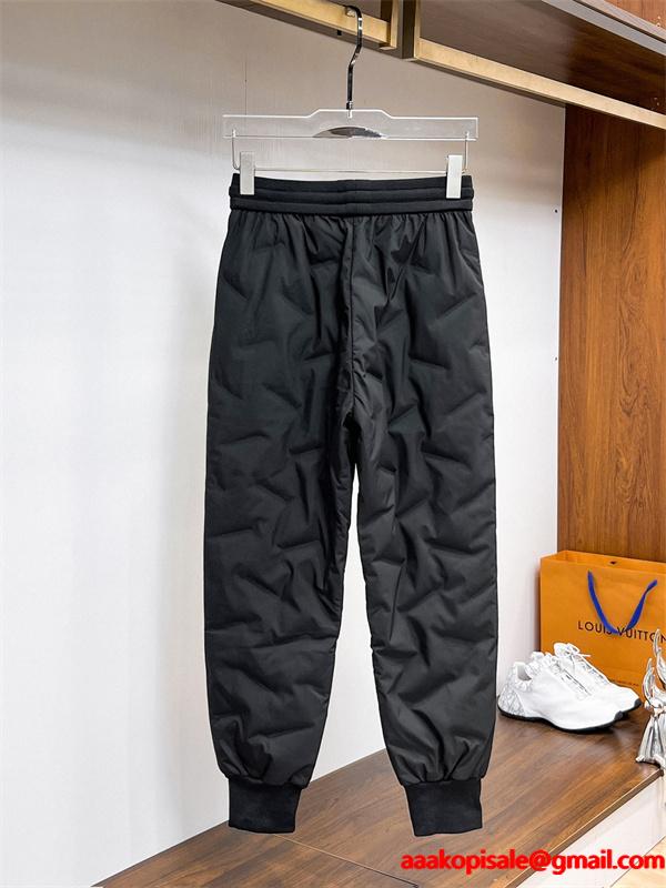 ブラックダッフル MONCLER コピーパンツ  束脚ロゴ モンクレール ユニセックス トレンディ 2025秋冬
