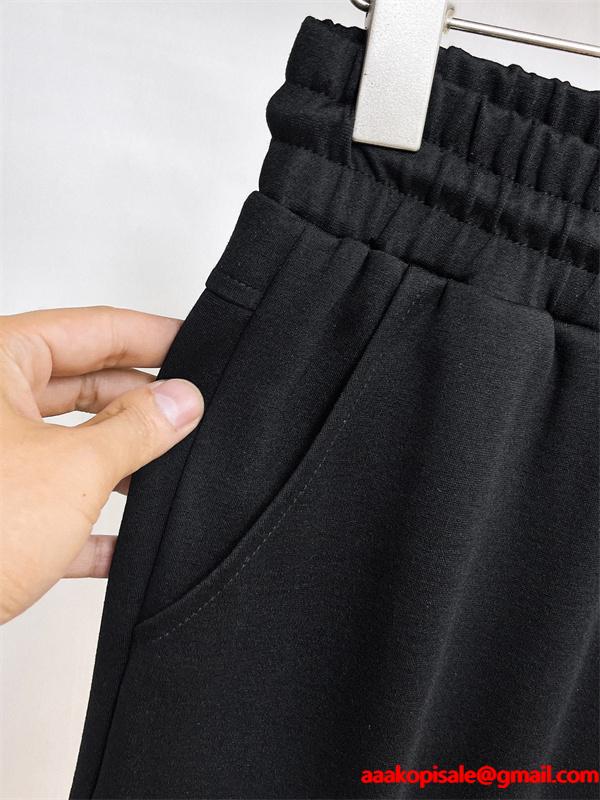 2025秋冬 ブラックコーデュロイ マルチポケット モンクレール MONCLER コピーパンツ ユニセックス アウトドア