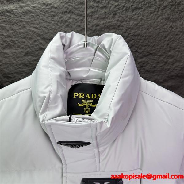 ライトグレー ダウンベスト 機能バックル プラダ PRADA コピー 2025秋冬ユーティリティ トレンディ
