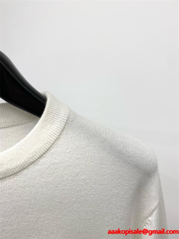 ブラック 円領 セーター プラダ PRADA スーパーコピー 2025秋冬高級 洗練 季節限定モデル