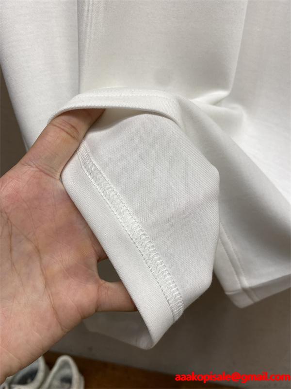  BALMAIN コピー 秋冬日常ベーシック 定番 ブラック × ホワイト 2 色 円领 ミニロゴ 長袖T シャツ バルマン