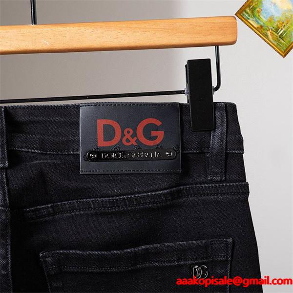 ドルチェ & ガッバーナ DOLCE & GABBANA コピー 秋冬ビジネスカジュアルトレンド ブラック 徽章ロゴ デニムパンツ 