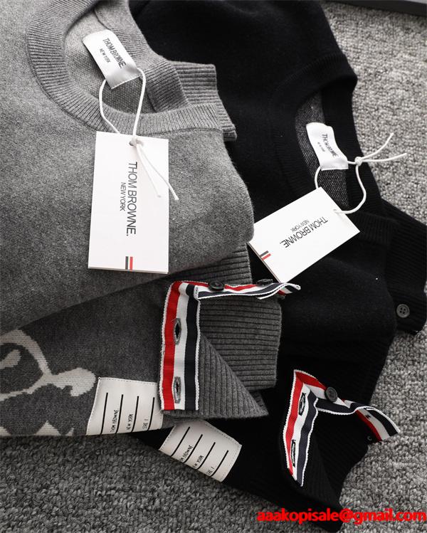 グレー × ブラック 2 色 白鳥柄 四条纹袖 円领 セーター トムブラウン Thom Browne コピー 秋冬可愛い 定番