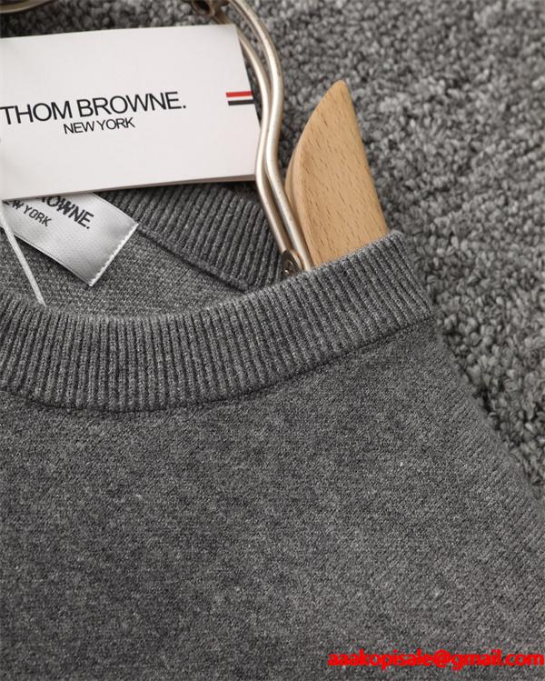グレー × ブラック 2 色 白鳥柄 四条纹袖 円领 セーター トムブラウン Thom Browne コピー 秋冬可愛い 定番
