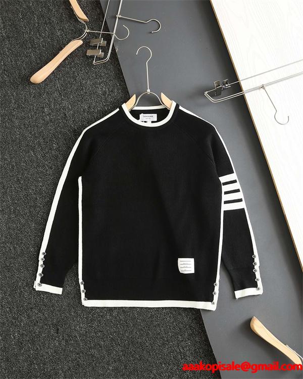 トムブラウン Thom Browne スーパーコピー 2025秋冬高級感 注目 人気 ネイビー 白边装饰 季節限定 円领 セーター 