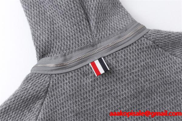 ネイビー 着心地最高 連帽 ニットカーディガン トムブラウン Thom Browne コピー 秋冬機能的 定番