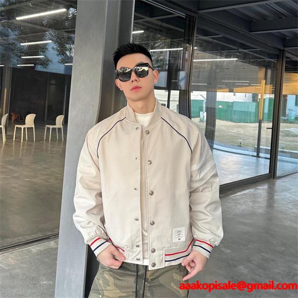 Thom Browne コピー 秋冬クリーン トレンド ベージュ クリーン 細条纹 ベースボールジャケット トムブラウン 