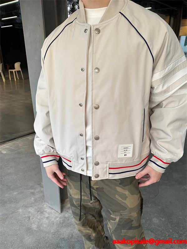 Thom Browne コピー 秋冬クリーン トレンド ベージュ クリーン 細条纹 ベースボールジャケット トムブラウン 