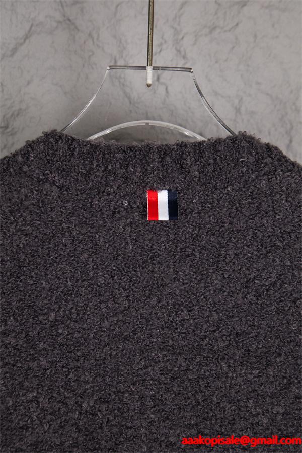 Thom Browne コピー 秋冬温かみのある 希少 ダークグレー V 领 カーディガン トムブラウン