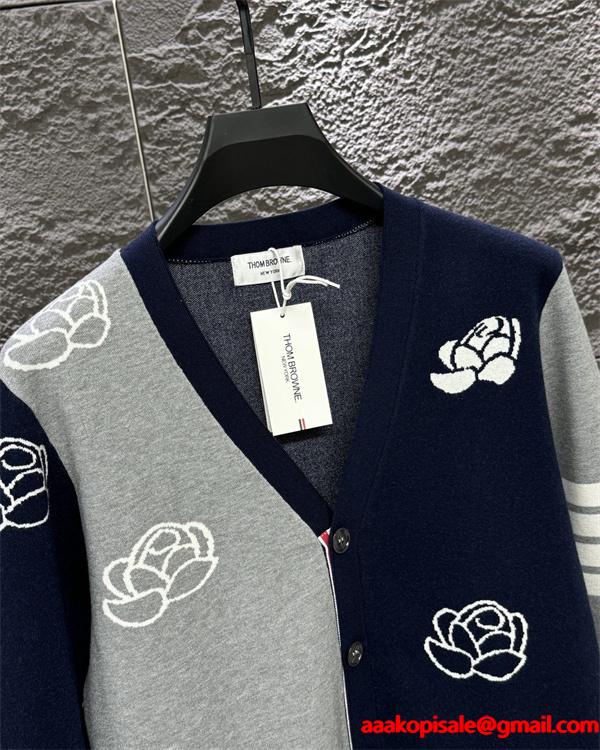 Thom Browne 偽物 秋冬ロマンティック 新作 ネイビー × グレー バラ刺繍  V 领 カーディガン トムブラウン