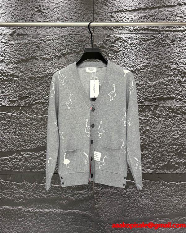 グレー × ブラック 2 色 ガチョウ刺繍 カーディガン トムブラウン Thom Browne コピー 秋冬愛らしい 定番
