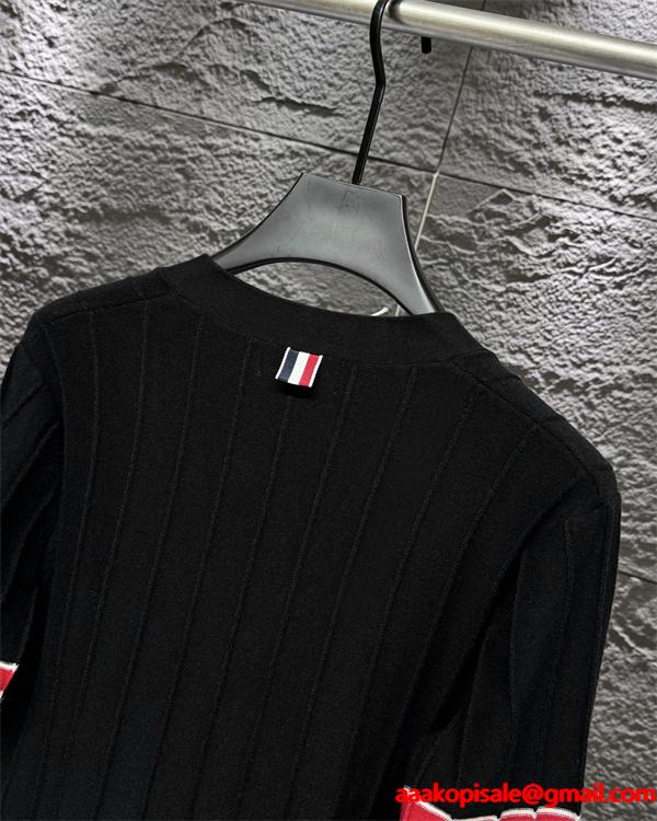 グレー × ネイビー × ブラック 3 色 リブ柄 红白条纹袖 カーディガン トムブラウン Thom Browne 偽物 秋冬洗練された 万能