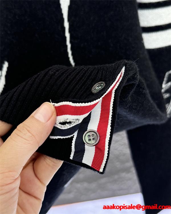 Thom Browne コピー 秋冬柔らかな トレンド グレー × ブラック 2 色 フェザー满印 セーター トムブラウン